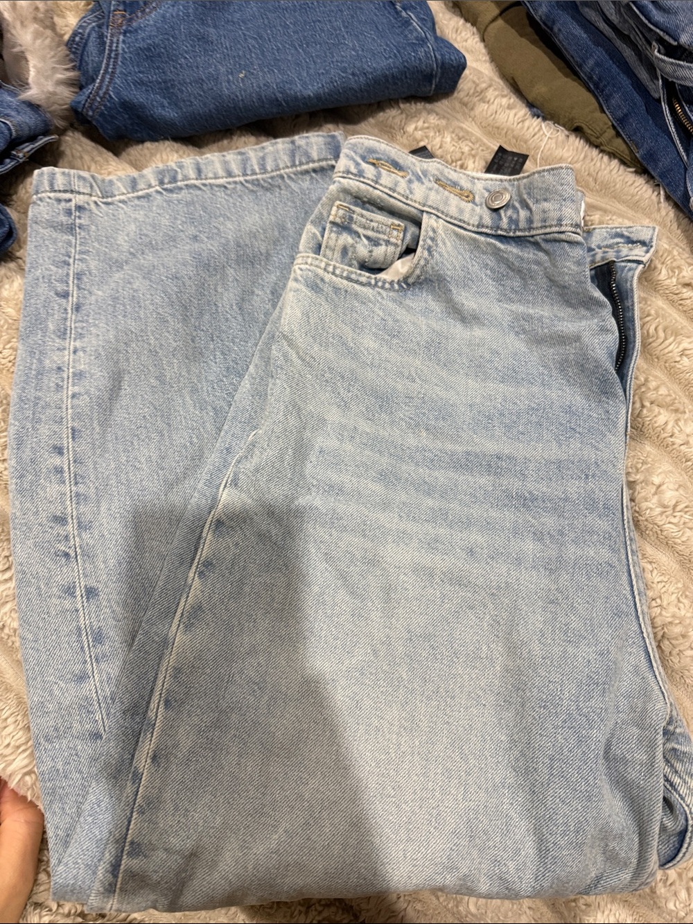 Zara Light Blue Relaxed-Fit Jeans